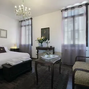 https://the-palace-5613.hotelslidodijesolo.com